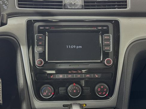 Used 2013 Volkswagen Passat 2.5 SE image 13