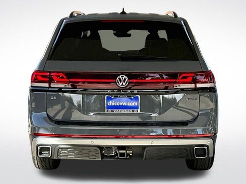 New 2026 Volkswagen Atlas Peak Edition image 3