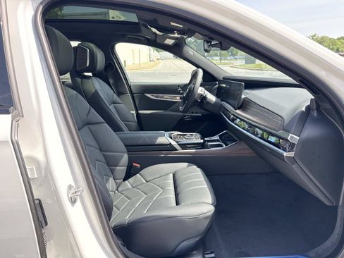 New 2026 BMW i7 xDrive60 AWD/4WD image 16
