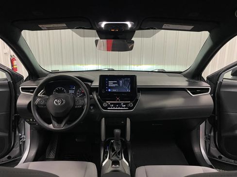Used 2024 Toyota Corolla Cross AWD Hybrid image 28