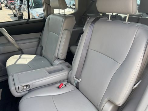 Used 2012 Toyota Highlander SE w/ Tow Pkg AWD/4WD image 33