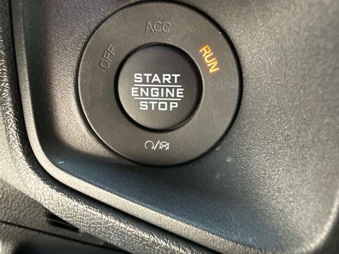 Used 2024 Jeep Wrangler Sport S image 31