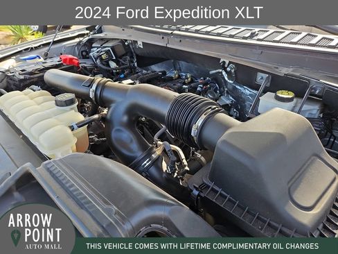Used 2024 Ford Expedition XLT RWD image 14