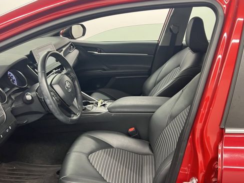 Used 2023 Toyota Camry SE image 8