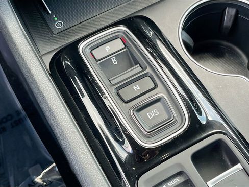Used 2025 Honda Pilot EX-L image 16