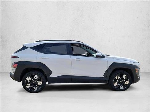 Used 2025 Hyundai Kona SEL AWD/4WD image 4