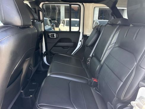 Used 2022 Jeep Wrangler Unlimited Sahara w/ Cold Weather Group AWD/4WD image 23