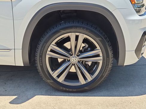 Used 2019 Volkswagen Atlas SEL R-Line FWD image 25