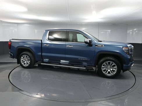 Used 2025 GMC Sierra 1500 Denali w/ Technology Package AWD/4WD image 4