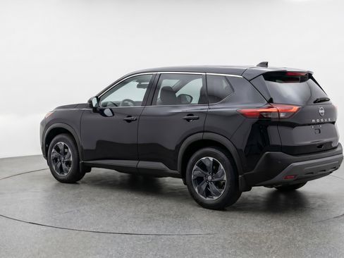 Used 2025 Nissan Rogue SV AWD/4WD image 6
