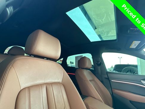 Used 2024 Audi Q8 e-tron Premium image 21