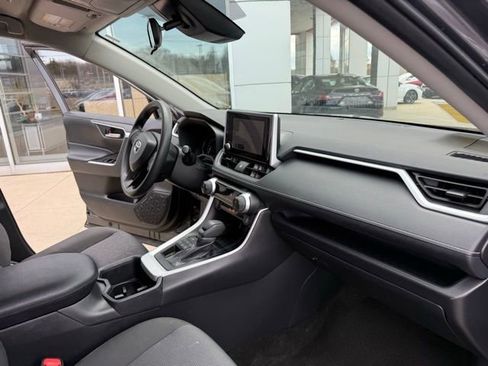 Used 2025 Toyota RAV4 XLE image 29