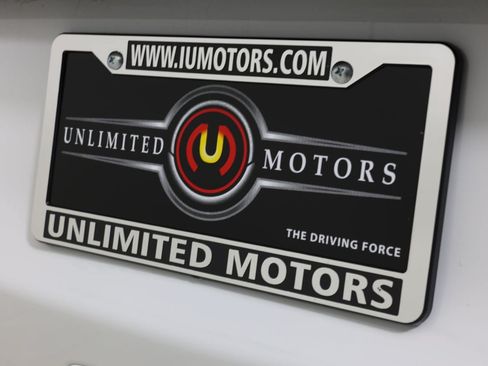 Used 2024 Chrysler Pacifica Limited FWD image 21