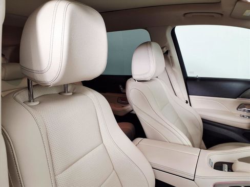 Used 2020 Mercedes-Benz GLS 450 4MATIC image 10