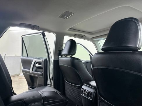 Used 2022 Toyota 4Runner SR5 Premium w/ Moonroof Package AWD/4WD image 22