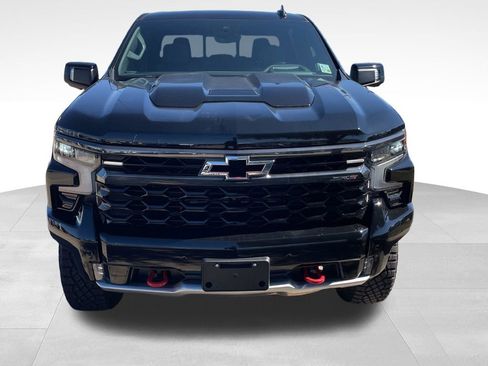 Used 2025 Chevrolet Silverado 1500 ZR2 w/ Technology Package image 2