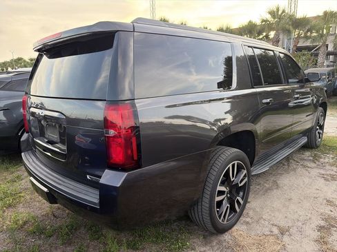 Used 2018 Chevrolet Suburban Premier w/ RST Edition RWD image 10