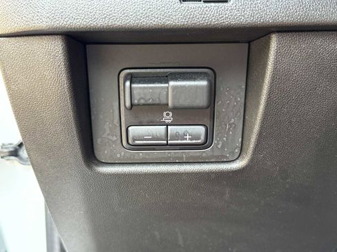 Used 2023 GMC Canyon Denali AWD/4WD image 15