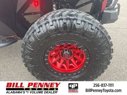 Used 2018 Jeep Wrangler Unlimited Rubicon w/ Safety Group image 16