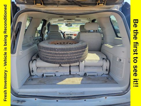 Used 2010 GMC Yukon SLT w/ SLT-2 Equipment Package AWD/4WD image 22