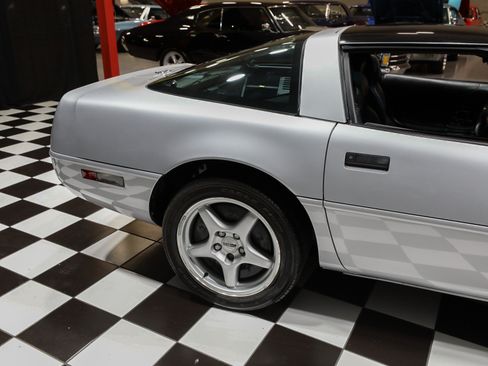 Used 1996 Chevrolet Corvette Coupe RWD image 20