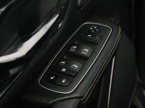 Used 2023 RAM 1500 Laramie AWD/4WD image 7