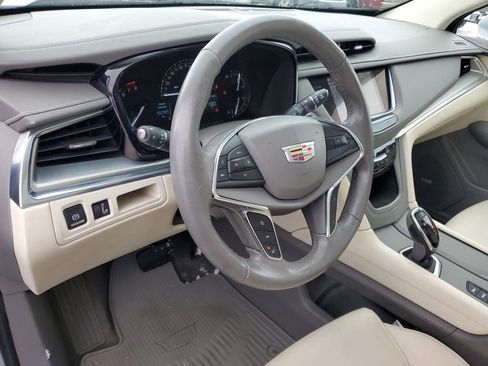 Used 2018 Cadillac XT5 Luxury w/ Driver Awareness Package image 10