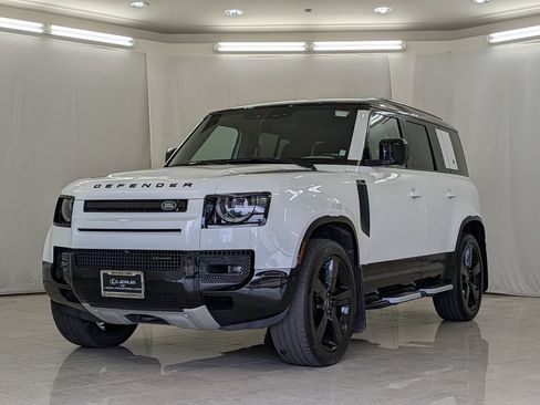 Used 2022 Land Rover Defender 110 X-Dynamic SE AWD/4WD image 4
