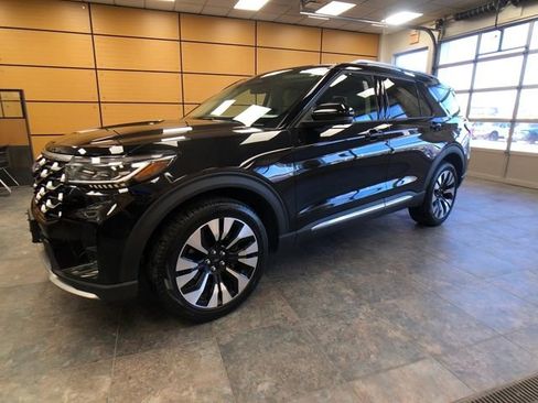 Used 2025 Ford Explorer Platinum w/ LUX Leather Package image 3