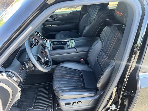 Certified 2025 Nissan Armada PRO-4X w/ Pro-4X Premium Package AWD/4WD image 13