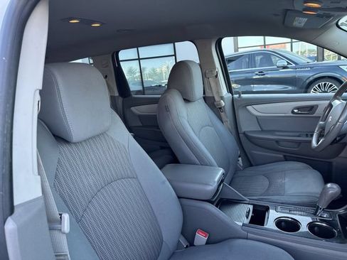 Used 2016 Chevrolet Traverse LT FWD image 17