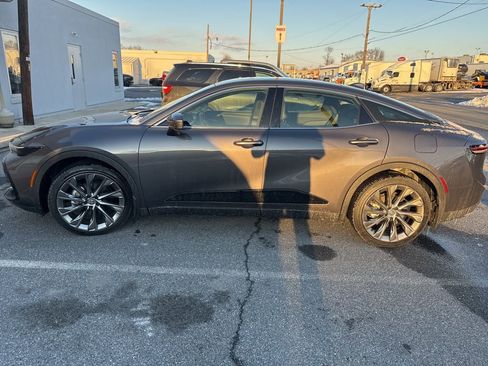 Used 2024 Toyota Crown Limited image 4