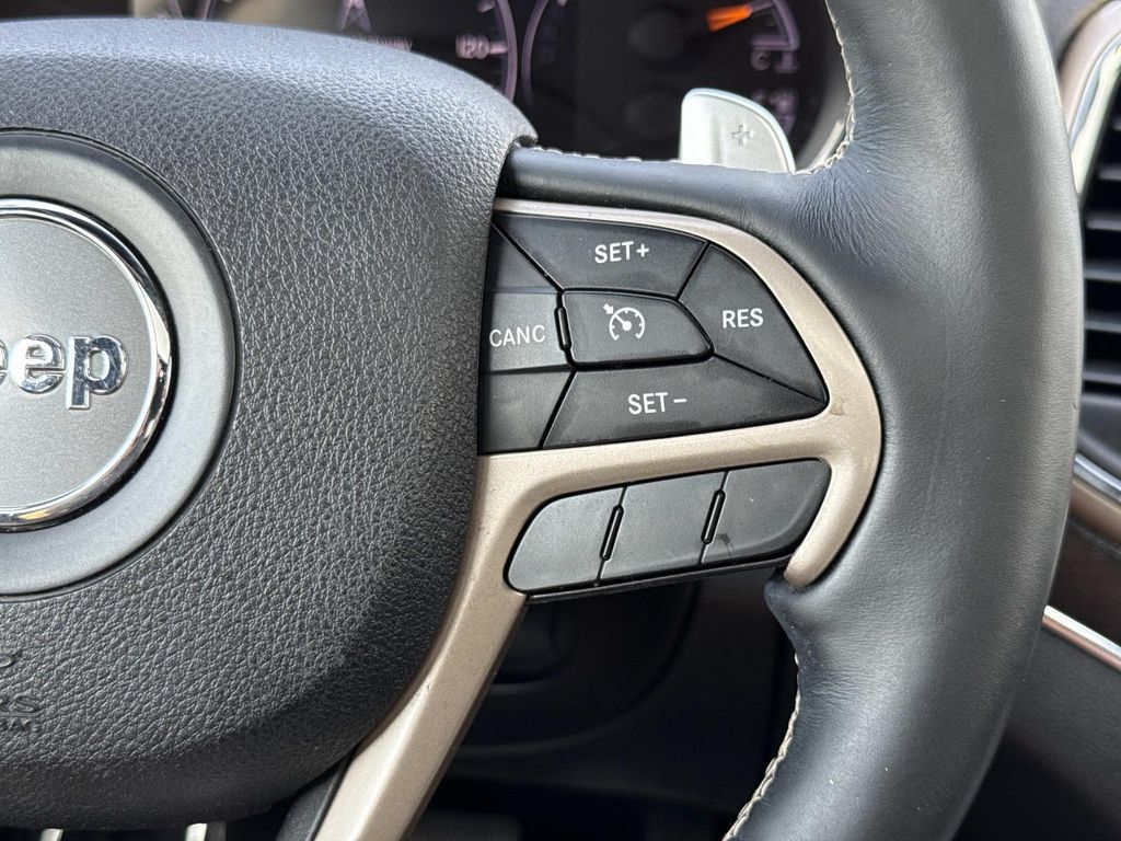 Used 2017 Jeep Grand Cherokee Limited w/ Luxury Group II AWD/4WD image 9