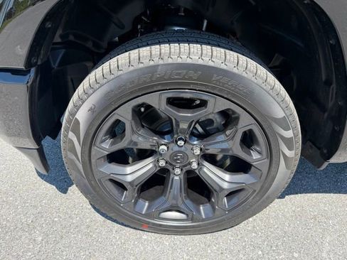 Used 2024 RAM 1500 Limited AWD/4WD image 9