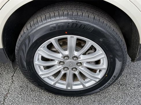 Used 2017 Cadillac XT5 FWD image 31