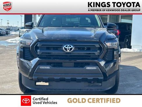Used 2025 Toyota Tacoma SR5 image 3