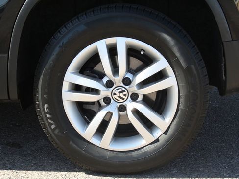 Used 2016 Volkswagen Tiguan S FWD image 27