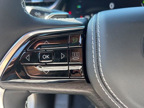 New 2024 Jeep Grand Cherokee Overland AWD/4WD image 11
