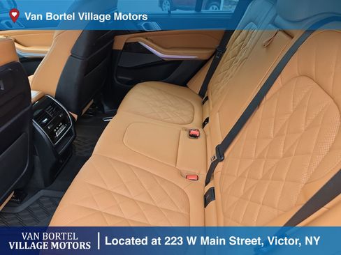 Used 2023 BMW X5 xDrive40i w/ Executive Package AWD/4WD image 34