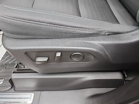 Used 2024 Chevrolet Silverado 1500 LT w/ Z71 Off-Road Package image 12