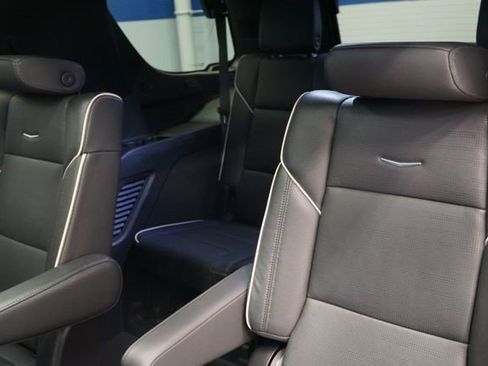 Certified 2025 Cadillac Escalade Premium Luxury AWD/4WD image 22