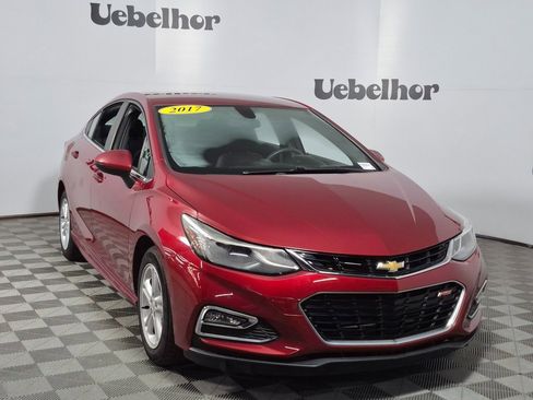Used 2017 Chevrolet Cruze LT w/ Convenience Package image 1