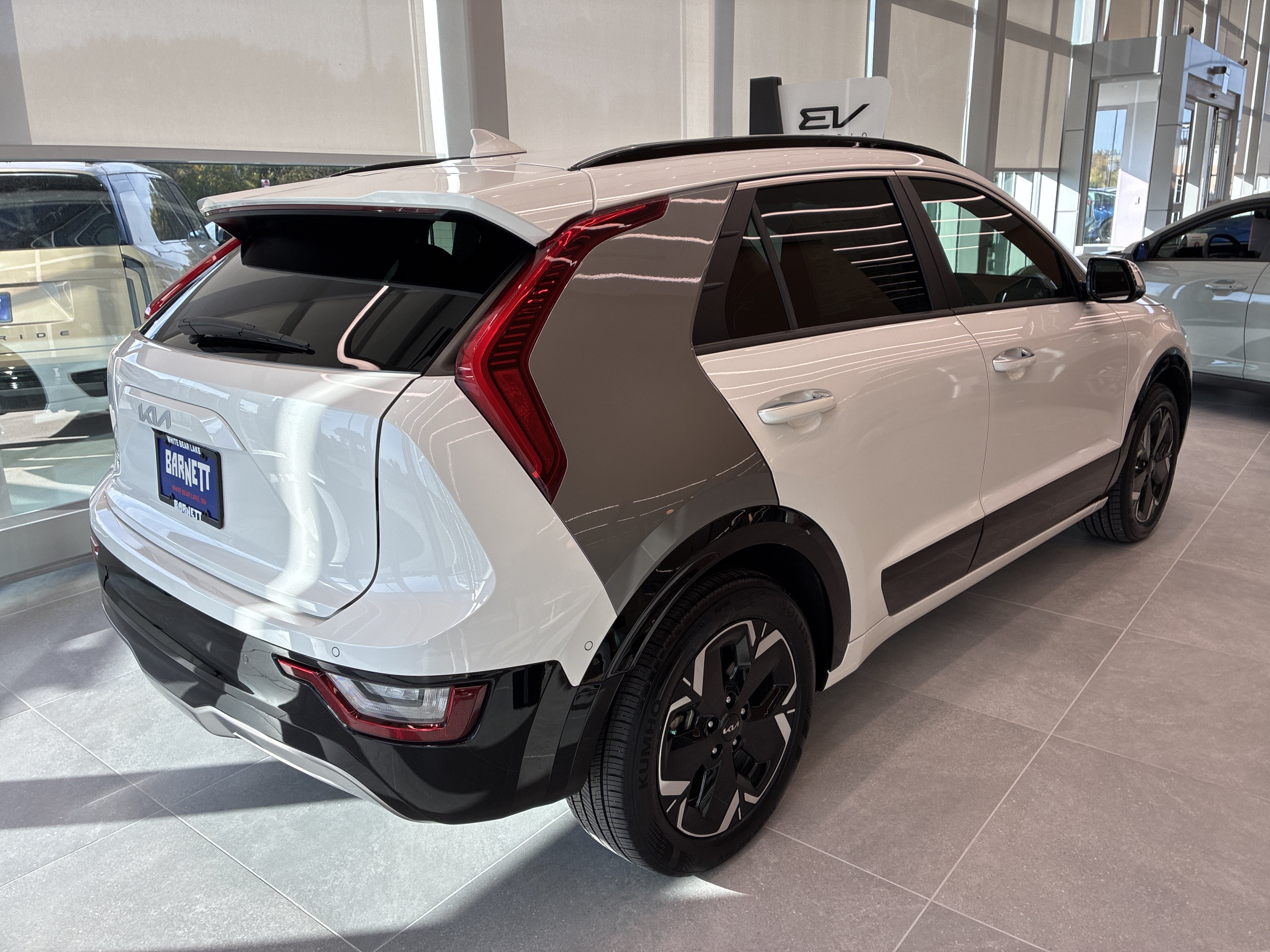 Used 2023 Kia Niro Wave FWD image 3
