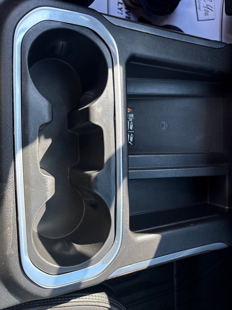 Used 2019 Chevrolet Silverado 1500 High Country AWD/4WD image 32