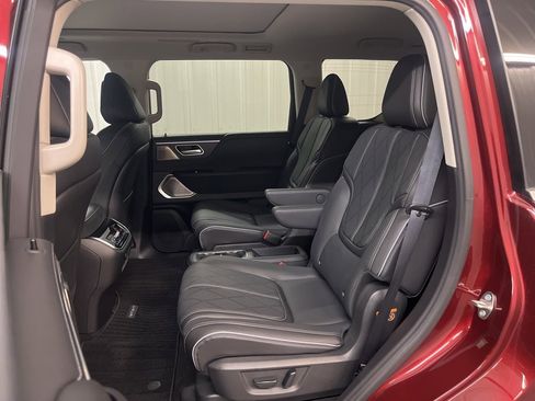 Certified 2025 INFINITI QX80 Sensory image 30