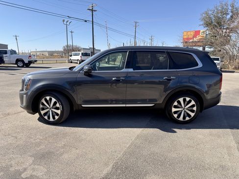 Used 2020 Kia Telluride S w/ S 8 Passenger Seating Package image 2