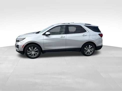 Used 2022 Chevrolet Equinox Premier AWD/4WD image 3