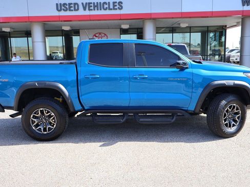 Used 2023 Chevrolet Colorado ZR2 w/ ZR2 Convenience Package III AWD/4WD image 2