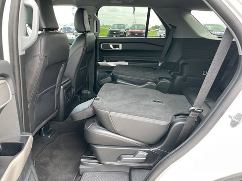 Used 2024 Ford Explorer XLT w/ Equipment Group 202A AWD/4WD image 46