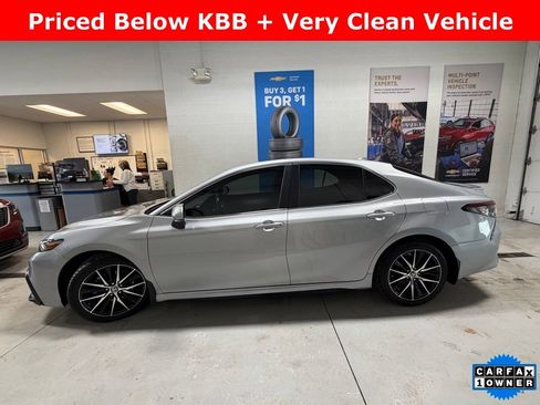 Used 2024 Toyota Camry SE image 4